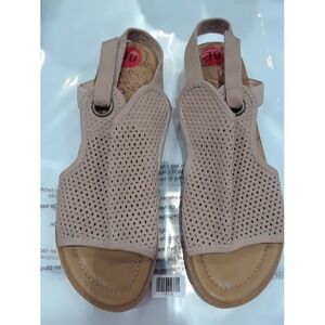 Blowfish Perforated Summer Sandals Light Blush Size: 10